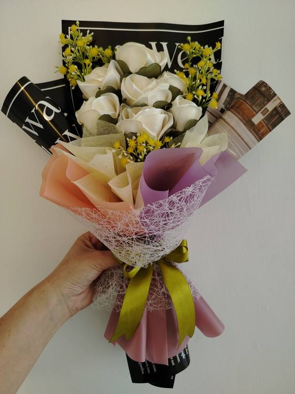 Ramo de rosas blancas